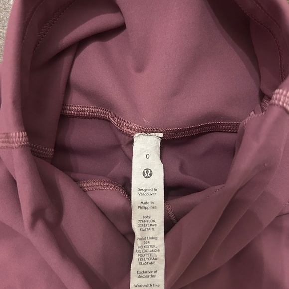 Lululemon Size 0 Plum Wunder Train Biking Shorts 4 Inch Inseam - Picture 3 of 3